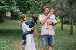 (FOTO) Dana Rogoz, vacanță de vis cu familia. Cum arată actrița în costum de baie, la un an de la nașterea micuței Lia