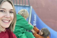 Adela Popescu, despre cât de important este ca cei mici să-și petreacă vacanțele la țară, la bunici
