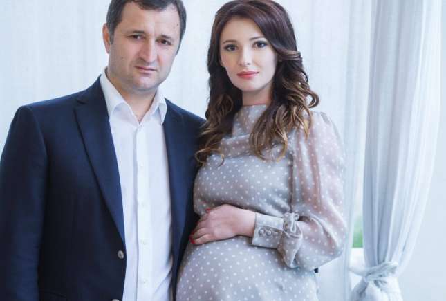 Exclusiv: Angela Gonţa şi-a botezat fetiţa!