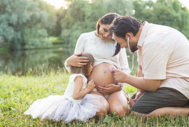 Prezentatoarea Lilu într-un proiect foto inedit alături de familie