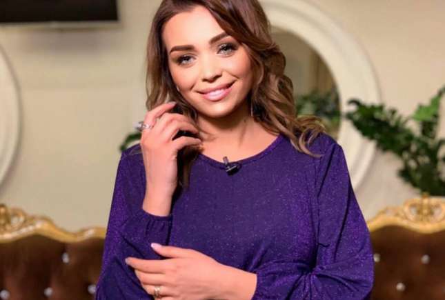 (Video) Interpreta Kornelia Ștefăneț a început să practice boxul