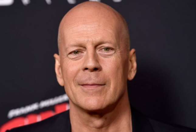 Bruce Willis renunță la actorie după ce a fost diagnosticat cu o boală cruntă care-i afectează capacitatea de a comunica