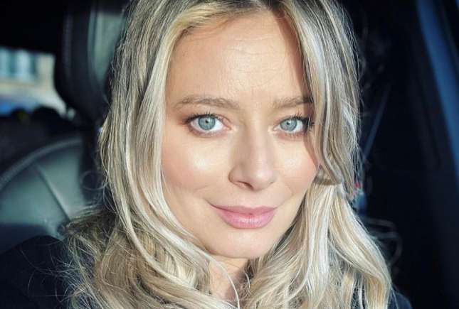 Laura Cosoi, proaspătă mămică pentru a treia oară, și-a făcut timp și a mers la coafor, lăsând bebelușul acasă