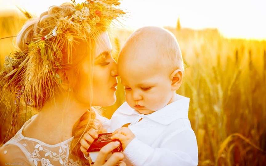 Mariana Mihăilă a lansat clipul la piesa dedicată feciorașului său cu chip de înger
