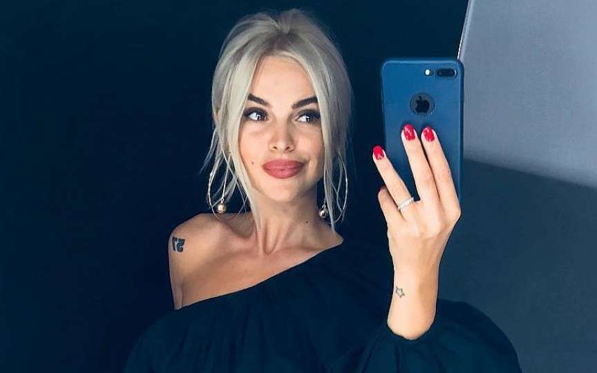 (FOTO) Daniela Ciocanu într-o ședință foto cu burtica