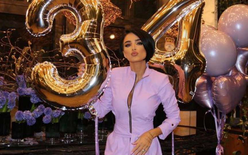 Adelina Pestrițu a împlinit 34 de ani. Cum a petrecut de ziua ei și ce cadouri a primit