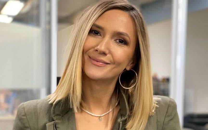 (FOTO) Adela Popescu a născut. Mesajul actriţei şi prima fotografie din spital