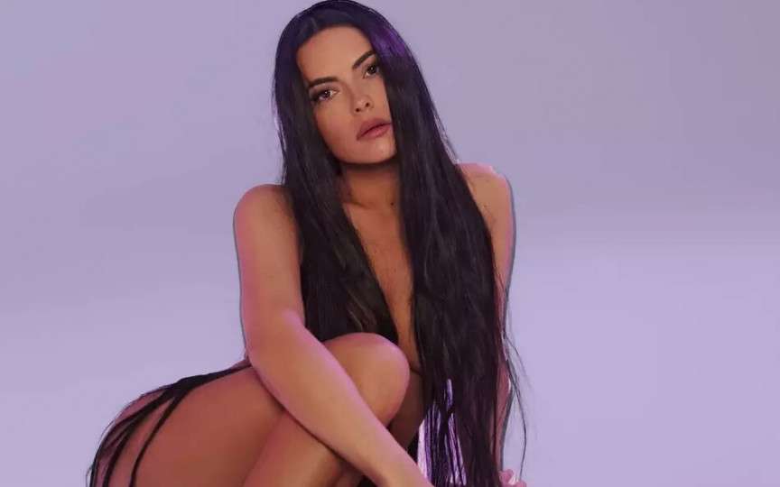 Inna, apariție incendiară la plajă. A renunțat la sutien