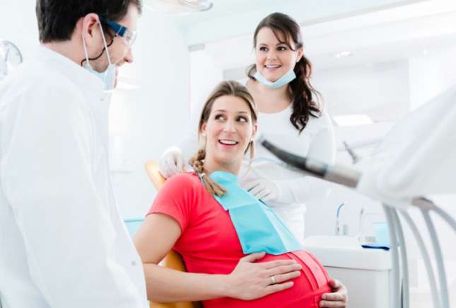 5 întrebări pentru medicul stomatolog despre problemele dentare în sarcină