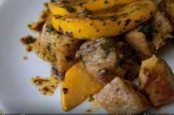 Carne de porc cu gutui – aroma acestei mâncări e de nedescris