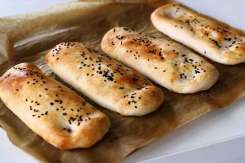 Pâine pentru panini, kebab sau diferite sandwich-uri – rețetă simplă