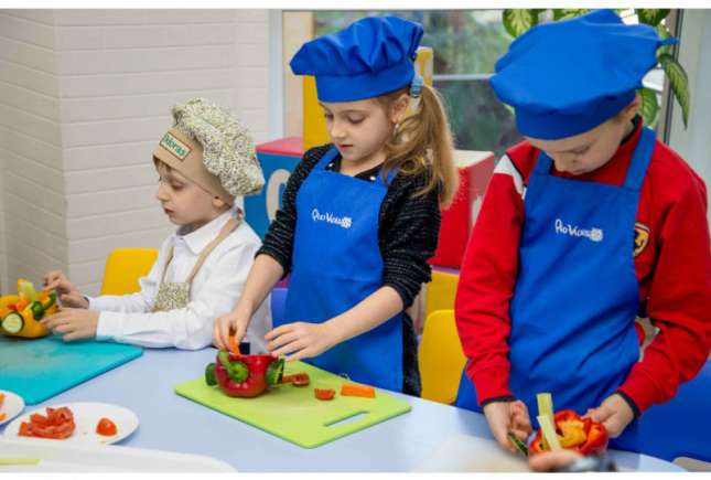 Atelier de creație pentru copii, cu legume de primăvară