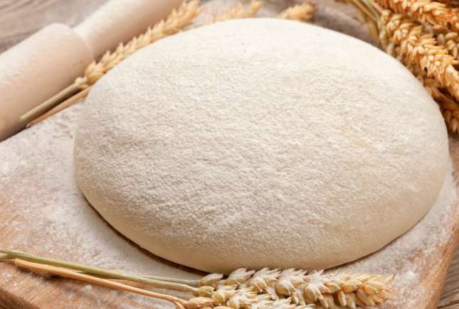 Cea mai tare rețetă de aluat fără ouă. E pe bază de iaurt și numai bun pentru plăcinte, pizza și brioșe