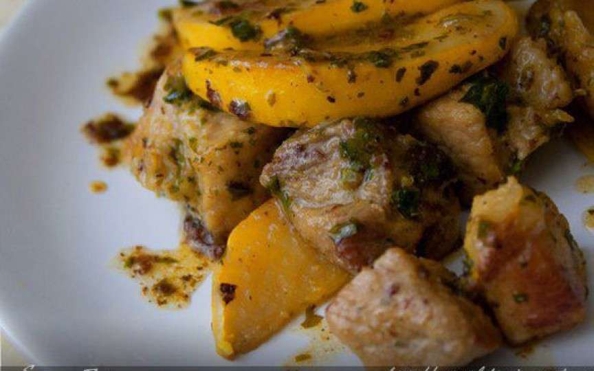 Carne de porc cu gutui – aroma acestei mâncări e de nedescris