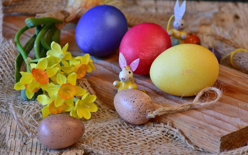 Cum vopsim ouăle de Paști cu coloranți naturali