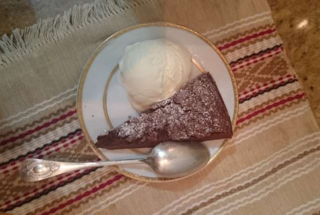 Reţetă de tort cu doar trei ingrediente!
