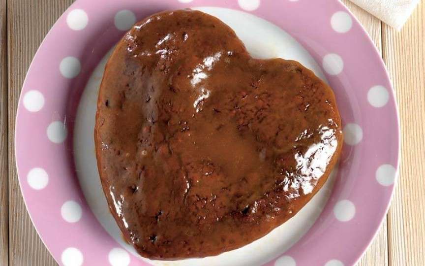 Chec din ciocolate şi caramele