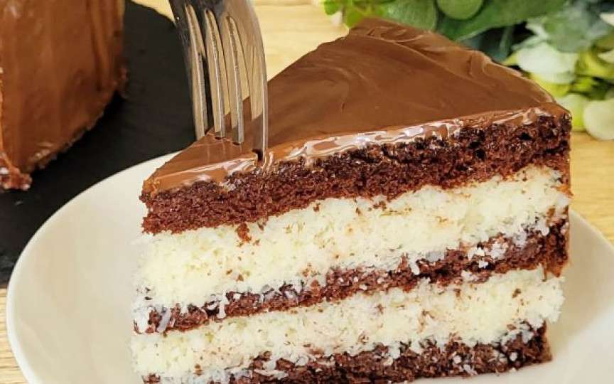 Tort de casă Bounty. Rețetă foarte simplă și foarte delicioasă, explicată pas cu pas