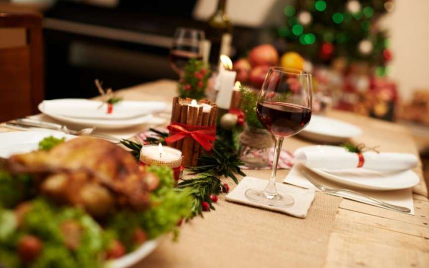 5 combinaţii greşite de alcool şi produsele alimentare