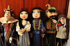 Mergeți cu cei mici la teatru! Iată repertoriul spectacolelor din luna martie