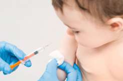 Reguli de urmat înainte și după vaccinarea copilului – sfaturi de la specialist
