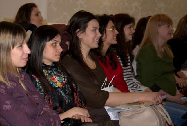 Peste 200 de mame s-au adunat la ȘEZĂTOARE