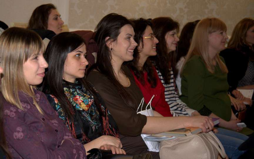 Peste 200 de mame s-au adunat la ȘEZĂTOARE