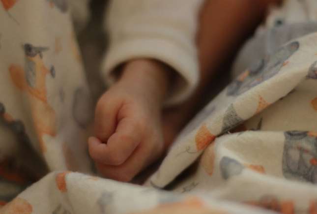 O mamă a născut 4 copii în aceeași zi, dar în ani diferiți – o coincidență incredibilă