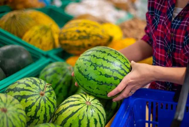 Cum să consumi fructe și legume în siguranță vara aceasta – Recomandările ANSA