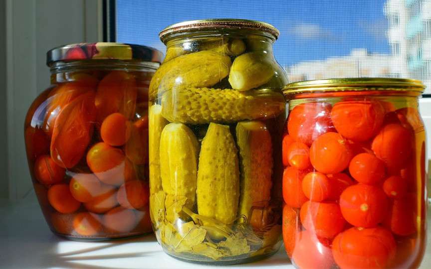 Pericole ascunse în murăturile de casă: toxina mortală care se poate dezvolta fără să știi