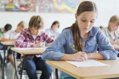 Despre sistemul de educație din SUA: Nimeni nu-ţi cere cadouri, perdele ori bani!