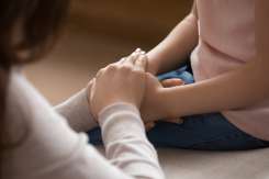 4 conversații pe care trebuie să le avem cu copiii noștri
