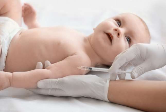 Antibioticele pot reduce eficacitatea vaccinurilor la bebeluși și copii, spune un nou studiu
