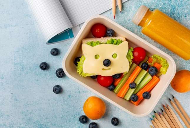 Idei sănătoase pentru pachețelul de școală: Cum să îți hrănești copilul cu gustări echilibrate