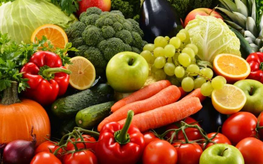 10 trucuri pentru a păstra prospețimea fructelor şi legumelor mai mult timp
