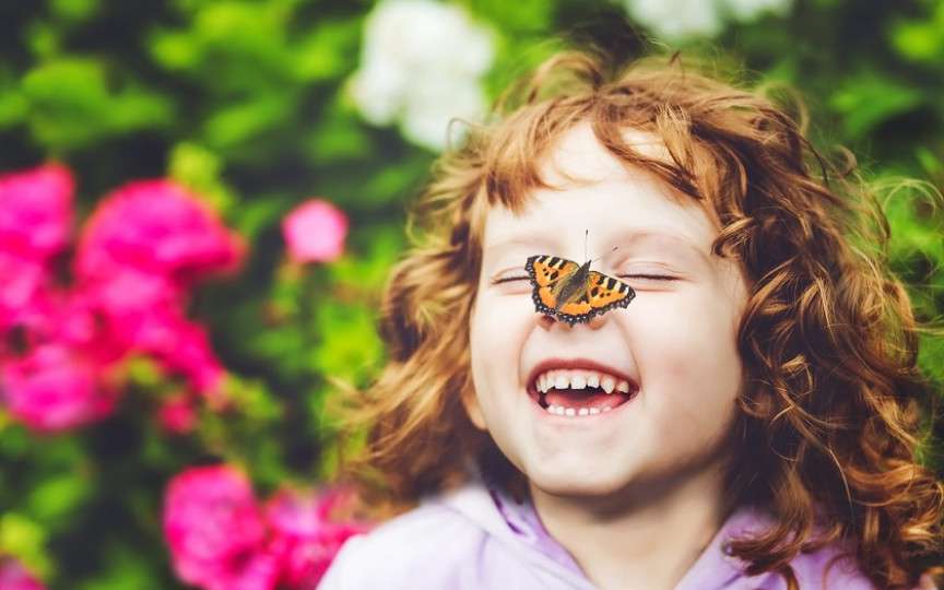 4 modalități prin care poți încuraja atitudinea pozitivă la copii