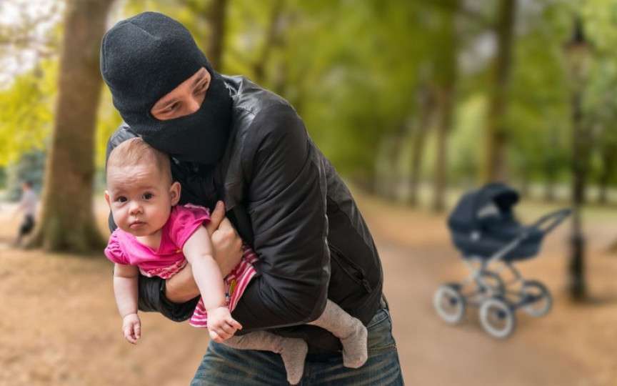 5 tipuri de fotografii cu copilul tău, pe care să nu le mai postezi niciodată