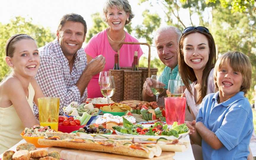 Cum consumăm în siguranță alimentele pe timp de vară