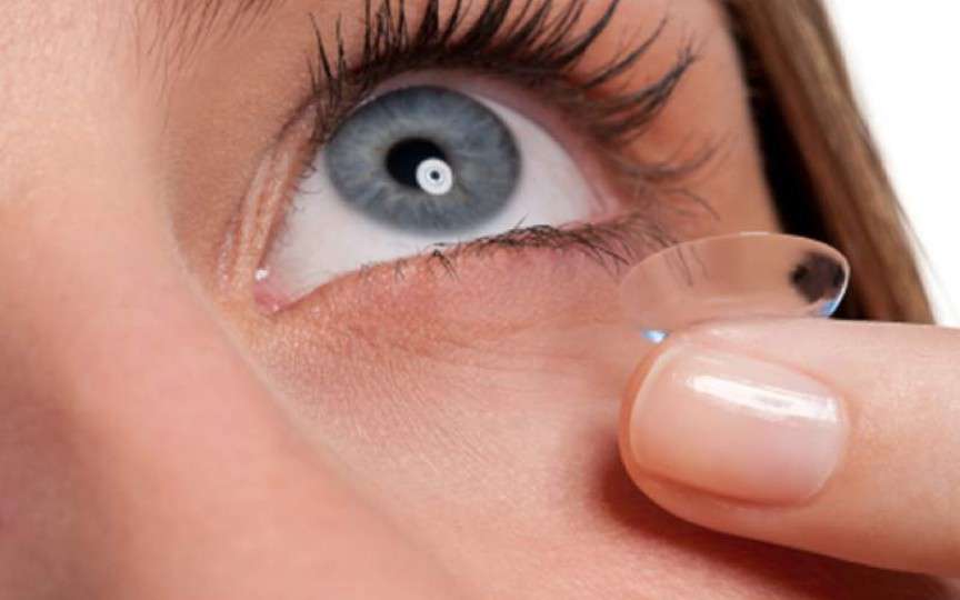Lentilele de contact create special ca să vezi lucrurile în profunzime ziua și noaptea