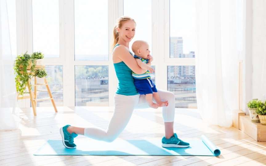 Sport cu bebeluşul în braţe. Cea mai simplă metodă de a-ţi pregăti silueta pentru sezonul estival!