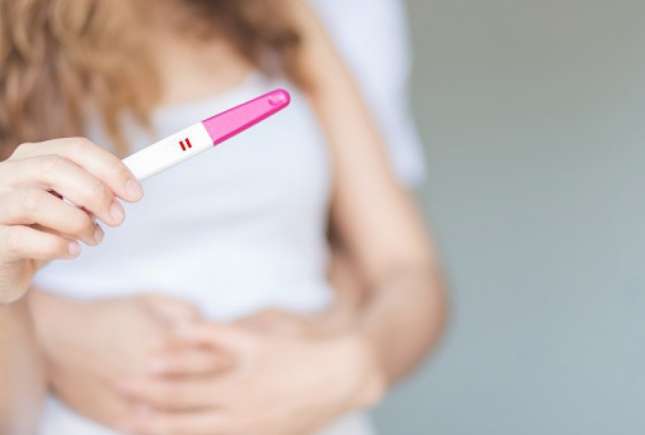 Cum depista o femeie în trecut că este însărcinată - de la testul grâului, la metoda mierii