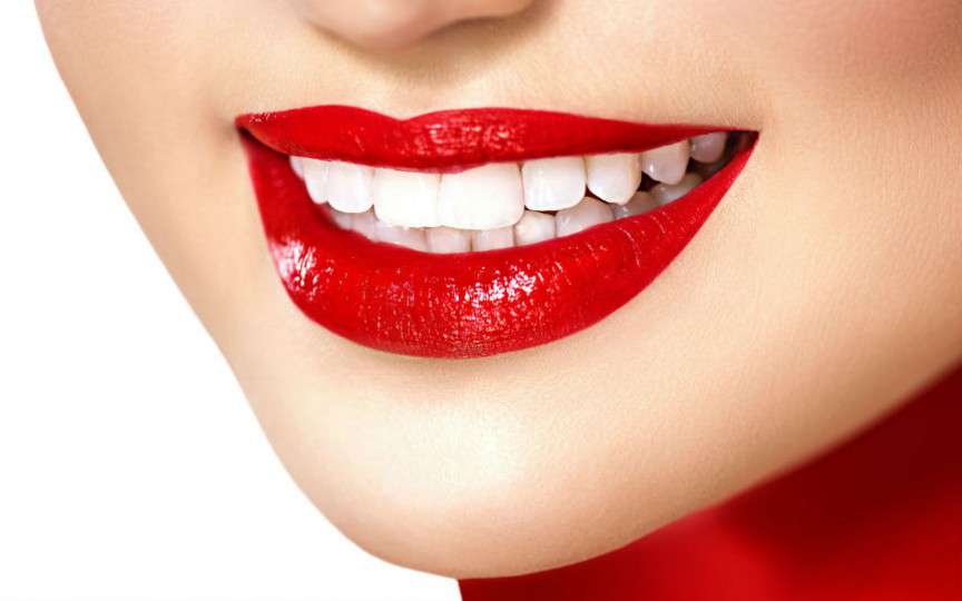 Top 5 produse din bucătărie și alimente care înălbesc dinții
