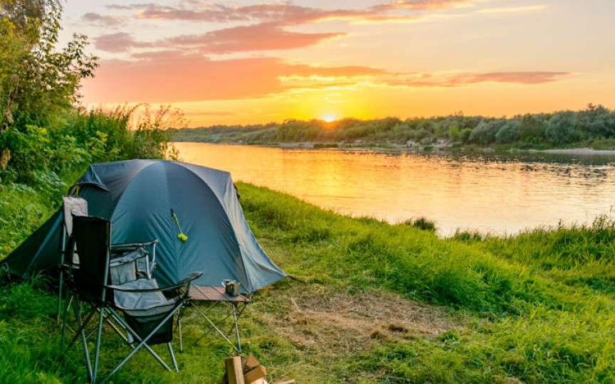 Motive pentru care ar trebui să mergi mai des în camping