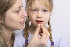 Pericolul la care se expun copiii și maturii care iau frecvent antibiotice