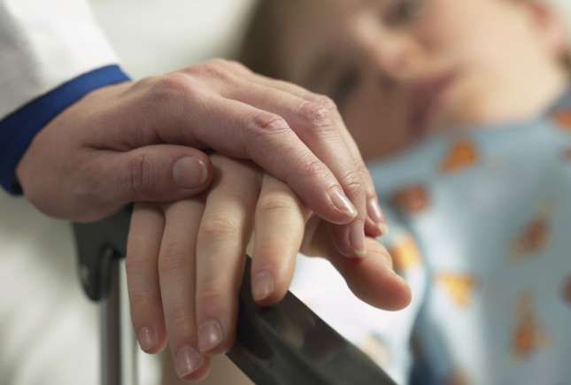 Șapte elevi și doi profesori au ajuns la spital după ce s-au intoxicat cu miros de plastilină
