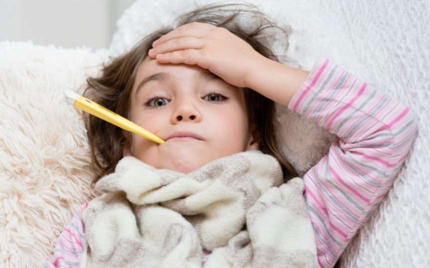 Cum se măsoară corect temperatura la bebeluși și copii