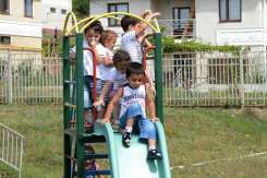 Bisericile de pe teritoriul şcolilor şi grădiniţelor din capitală activează fără autorizaţie de construcţie din partea municipalităţii