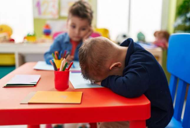 Cum să îți ajuți copilul să accepte mai ușor grădinița