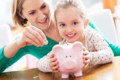 Educaţia financiară a copilului începe de acasă