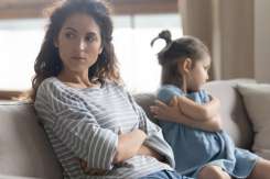Ignorarea copilului nu ar trebui să fie o formă de disciplină. Află de ce